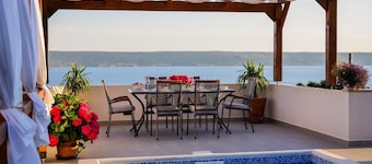 Maison à Maslenica avec Vue sur Mer