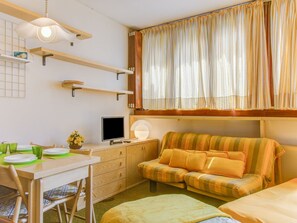 TV - Apartment in Cervinia with Ski Access (Cervinia)