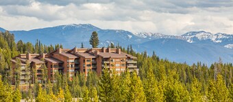 Cozy condo w/fireplace, Private Balcony