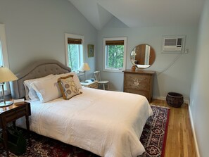 5 bedrooms, desk, WiFi, bed sheets - Paradise in East Quogue, NY (East Quogue)