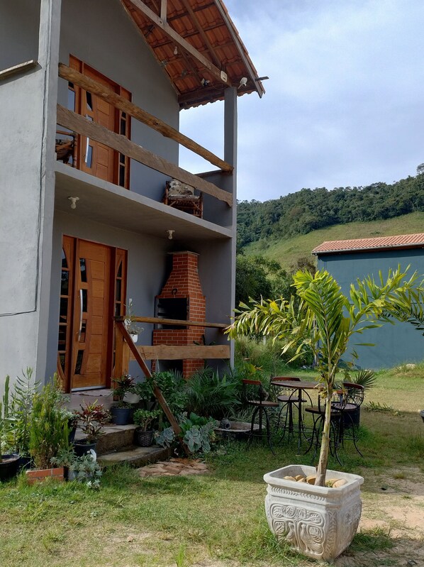 Outdoor dining - Rustic corner Peace and quiet close to the Ibitipoca road (Lima Duarte)