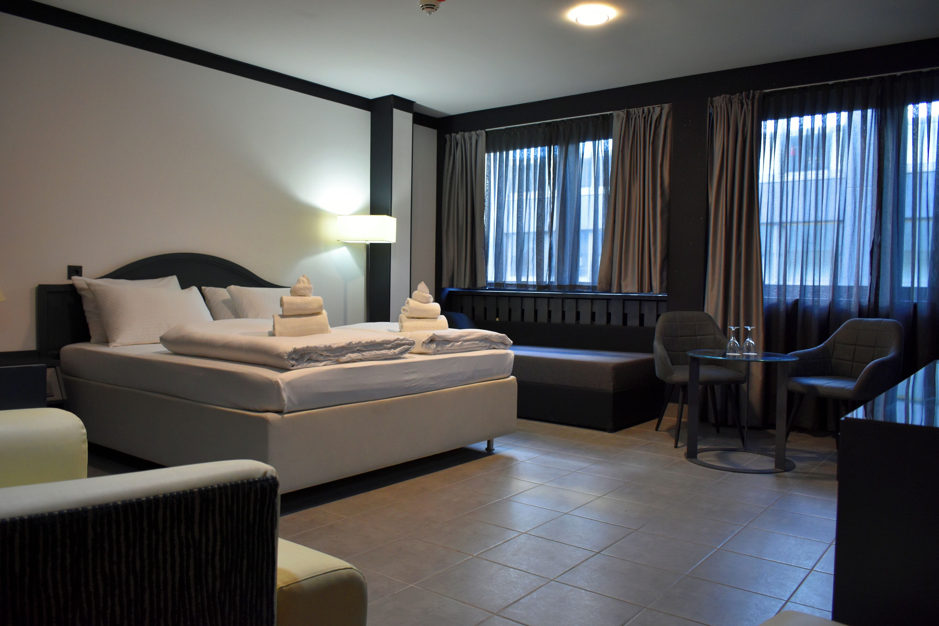 Economy Double Room | Individually decorated, desk, free WiFi, bed sheets