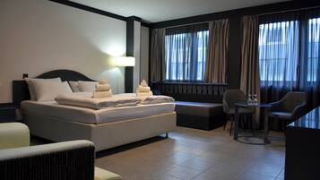 Economy-Doppelzimmer | 1 Schlafzimmer, individuell dekoriert, Schreibtisch, kostenloses WLAN