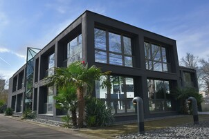 Fassade der Unterkunft – Abend/Nacht