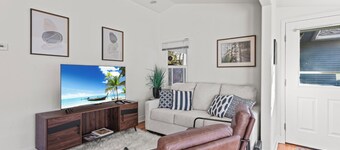 Private 1BR Cottage - Garage, WiFi, Walk to Craig