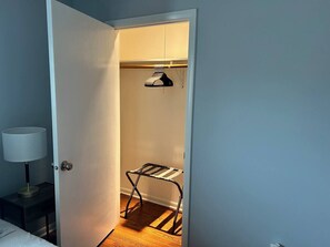 2 bedrooms, desk, iron/ironing board, free WiFi