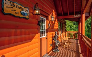 Exterior detail - Cliffside Mountain View - Private indoor pool, gorgeous views, theater, game room, and more! (Sevierville)