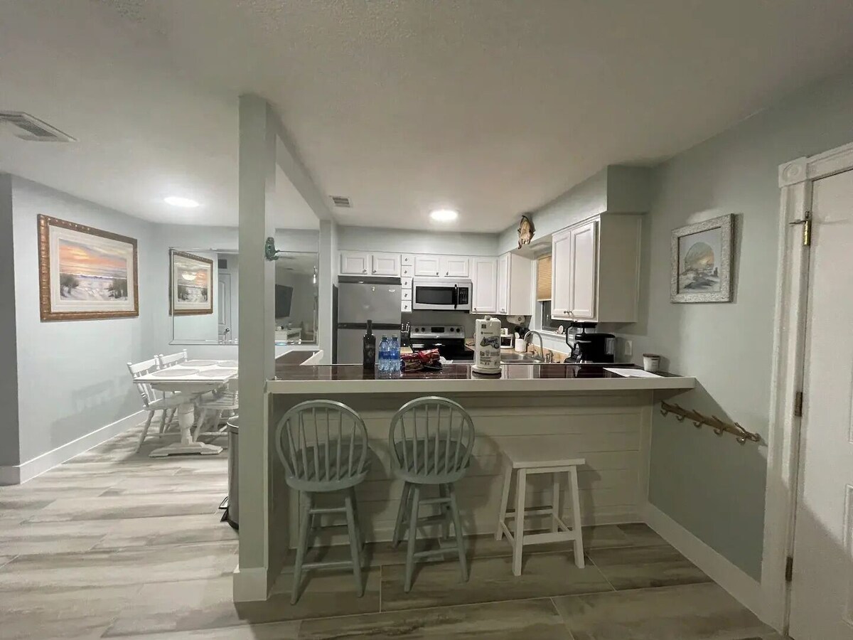 Photo 8 of Lovely 2 Bedroom condo in Destin + private balcony