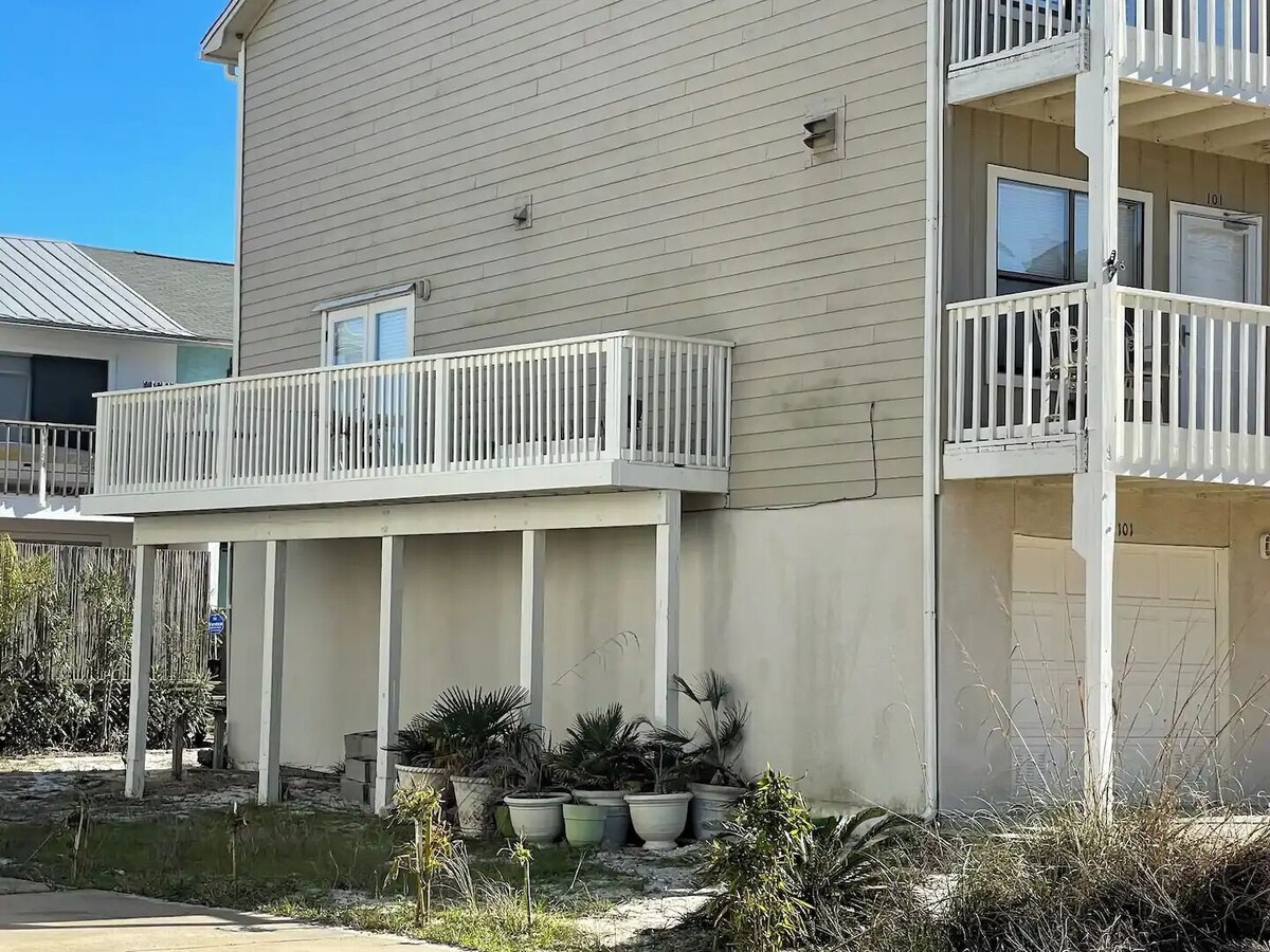 Photo 13 of Lovely 2 Bedroom condo in Destin + private balcony