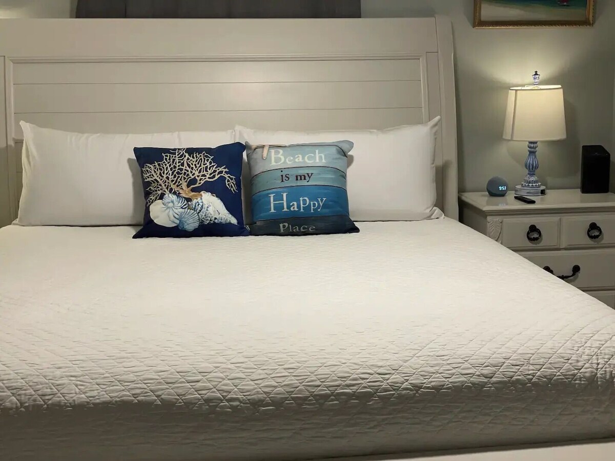 Photo 17 of Lovely 2 Bedroom condo in Destin + private balcony