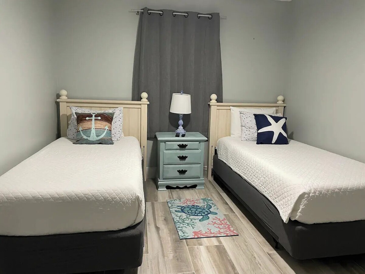 Photo 16 of Lovely 2 Bedroom condo in Destin + private balcony