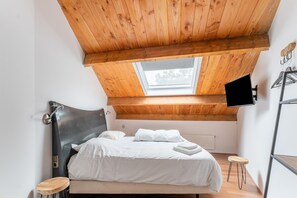 3 多间卧室、免费 WiFi、床单