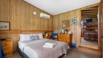 10 bedrooms, iron/ironing board, WiFi, bed sheets