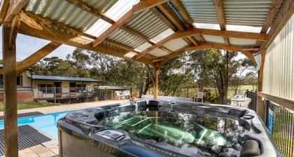 Yarrabin Country Retreat - whole complex and cabin 1-8. Minimum guests is 10