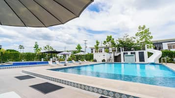 5 piscinas externas