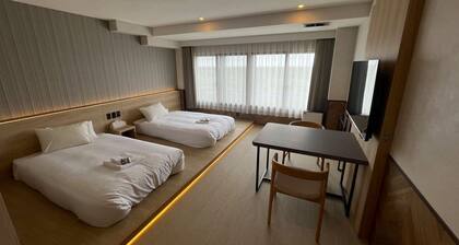 Luana Hasunuma HOTEL&CAFE