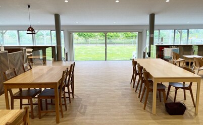 Luana Hasunuma HOTEL&CAFE