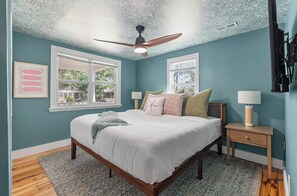 3 bedrooms, desk, iron/ironing board, WiFi