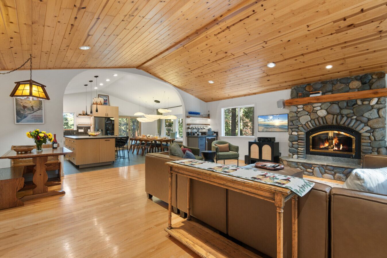 Smart TV, fireplace, video games, stereo