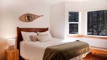 5 bedrooms, iron/ironing board, travel crib, free WiFi