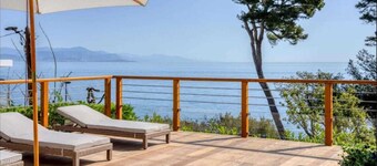 Beautiful 6 Bedrooms Villa on the cap d'Antibes with Panoramic Sea Views