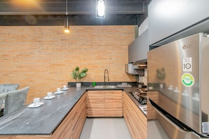 Fridge, microwave, stovetop, coffee/tea maker - Depa Industrial Moderno y lujoso en Excelente ubicacion 2 (Durango)