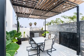 Outdoor dining - Condo en el Corazón del Turismo: Cerca de la Playa (Mazatlán)