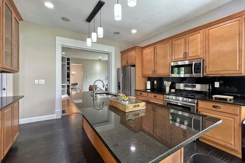 Charming Historic Home with Modern Comforts ~Near Drake and Downtown!!