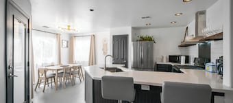 A serene 4BR 2BA sanctuary with desert tranquility, minutes from Joshua Tree !