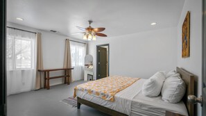 4 bedrooms, iron/ironing board, WiFi, bed sheets