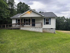 Exterior - Casa Bonita 1block from PMRP (Beattyville)