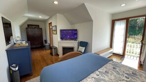 1 bedroom, desk, iron/ironing board, WiFi