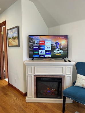 Interior - Beach Hideaway close to San Francisco and the Airport (Pacifica)