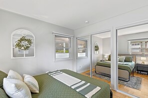 4 bedrooms, WiFi, bed sheets