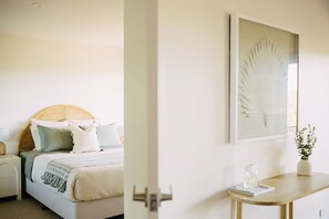 4 bedrooms, WiFi, bed sheets