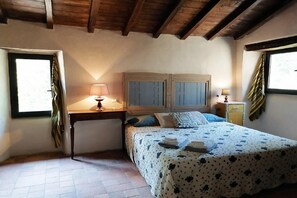 3 habitaciones, cuna de viaje, wifi gratis y ropa de cama