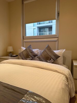 1 bedroom, iron/ironing board, WiFi, bed sheets - Charming 1-Bed Apartment in London (London)