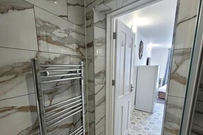 Interior - Studio - Sleeps 2 with free parking (Ruislip)