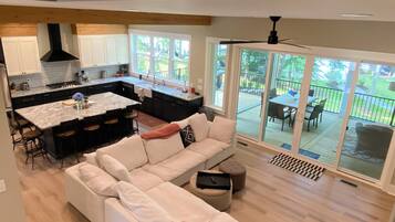 Smart TV, fireplace, stereo, computer monitors