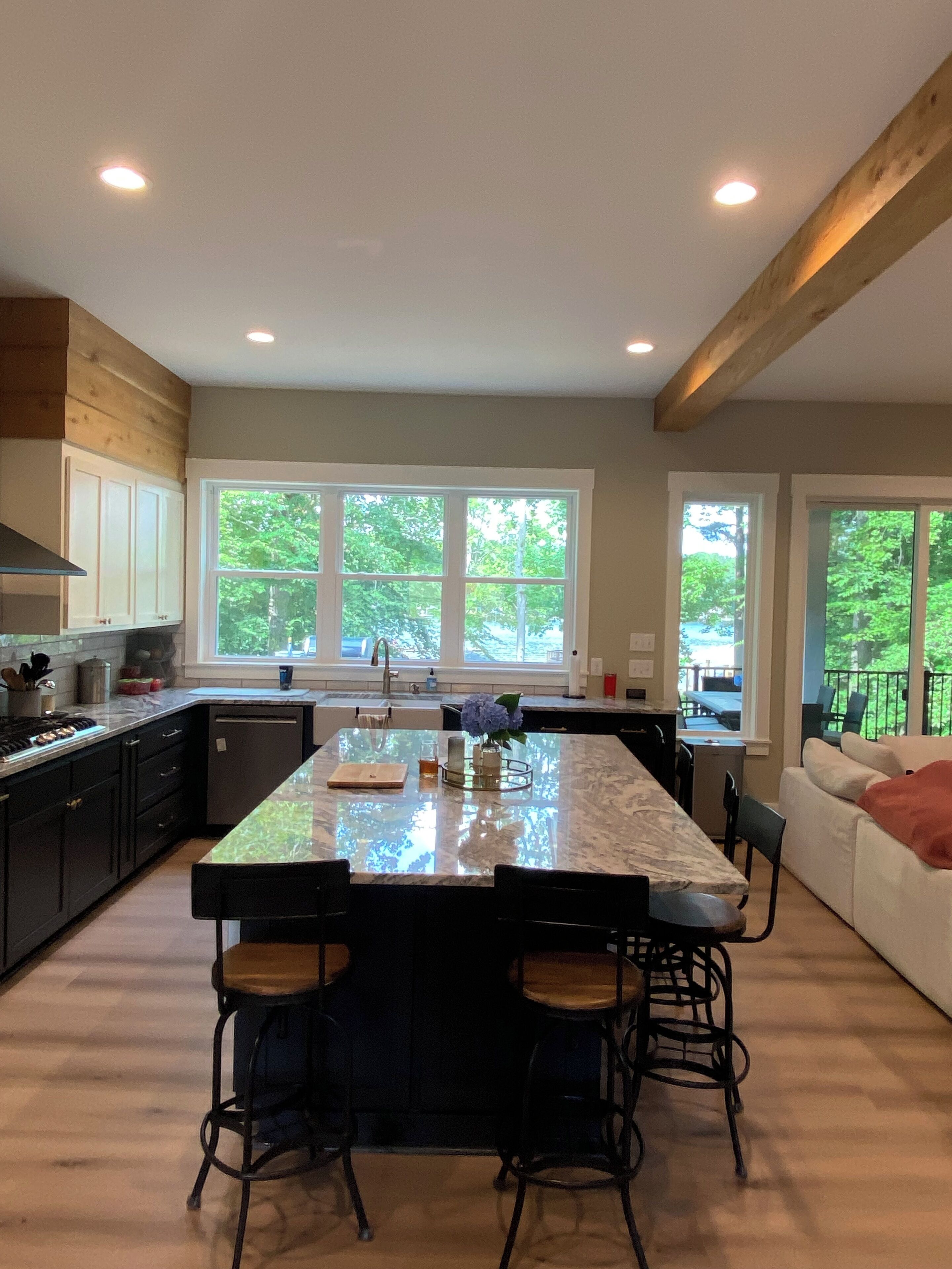 冰箱、微波炉、烤箱、炉灶