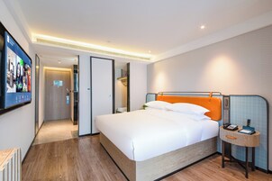 Standard Single Room, Non Smoking | Blackout drapes, iron/ironing board, free WiFi