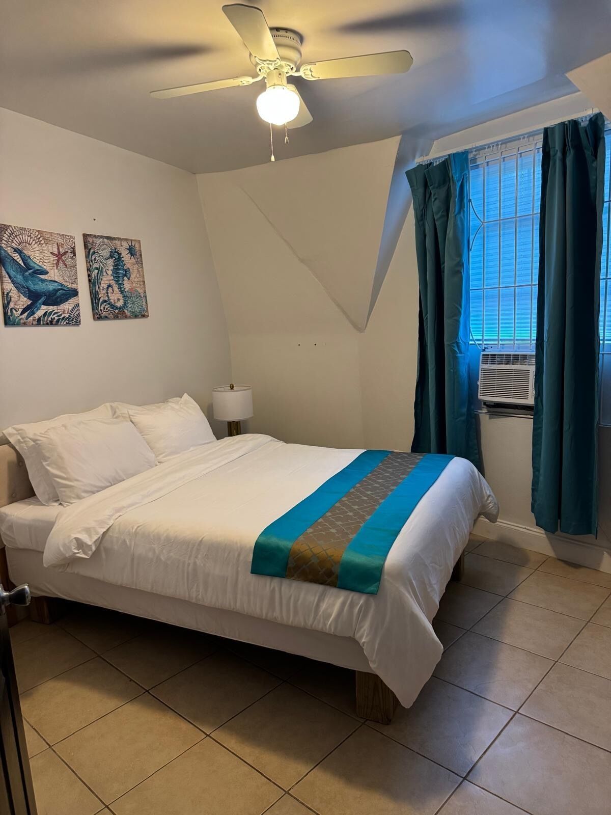 4 chambres, fer et planche à repasser, Wi-Fi gratuit, draps fournis