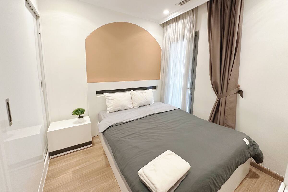 Deluxe Apartment, City View | Free minibar items, in-room safe, desk, blackout curtains