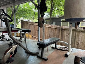 Terrace/patio - Log cabin style home 3 miles from downtown Austin (Austin)
