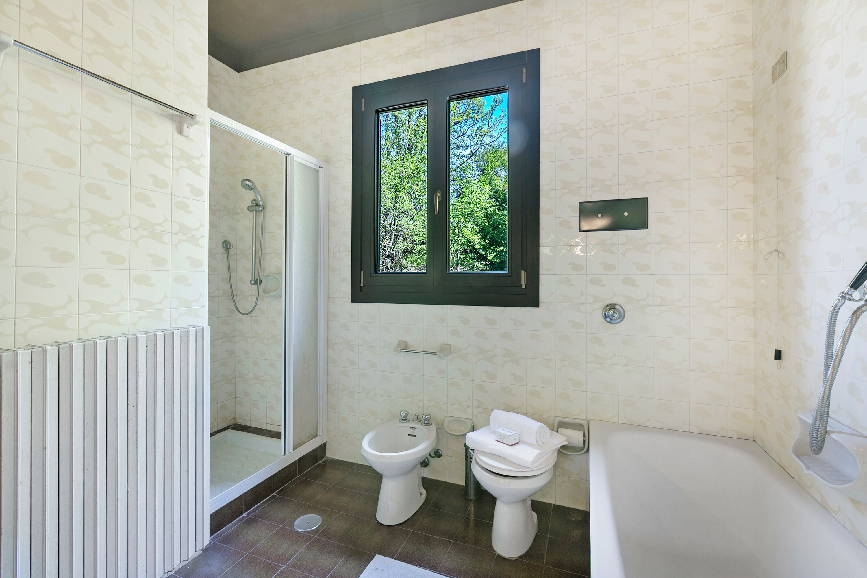 Doccia, asciugacapelli, bidet, asciugamani