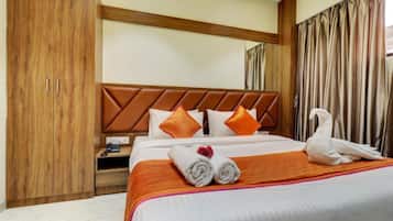 Double Room | Desk, free WiFi, bed sheets