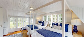 Newly furnished-Enjoy sun drenched days w/ gentle breezes & fragrant salt air