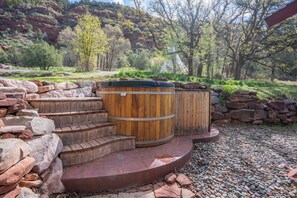 Property grounds - 4BR Family Retreat w/ Cedar Hot Tub, Movie Room, Plygrnd, Tramp, Rope Swing (Durango)