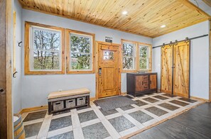 Interior - 4BR Family Retreat w/ Cedar Hot Tub, Movie Room, Plygrnd, Tramp, Rope Swing (Durango)