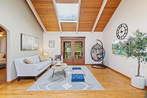 تلفزيون ذكي